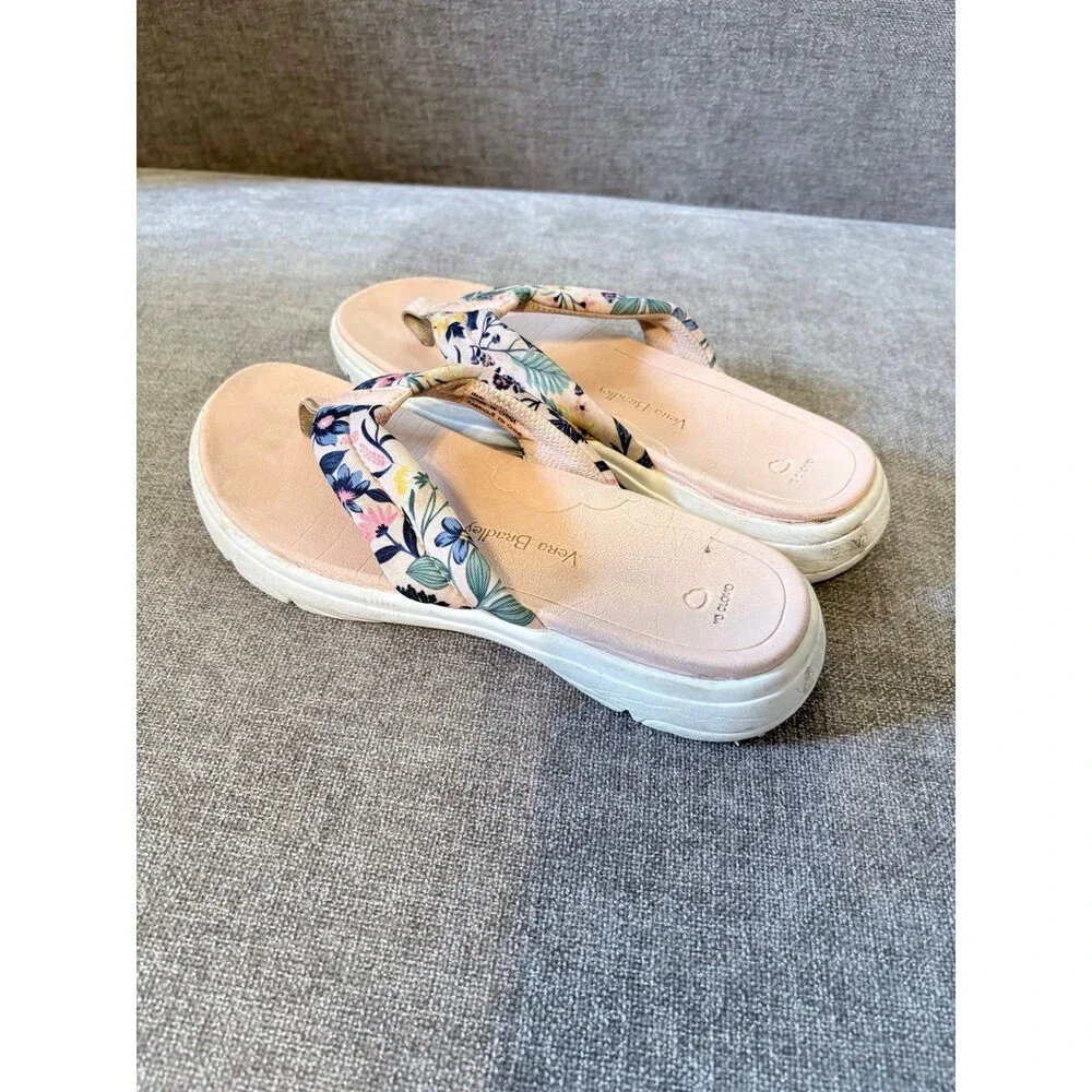 Vera Bradley VB Cloud Pink Floral Fabric Sandals Size 8